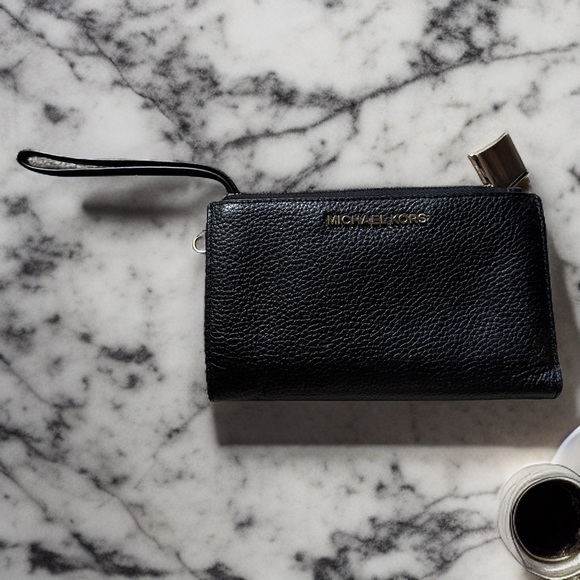 Michael Kors Wristlet Wallet - Picture 2 of 9